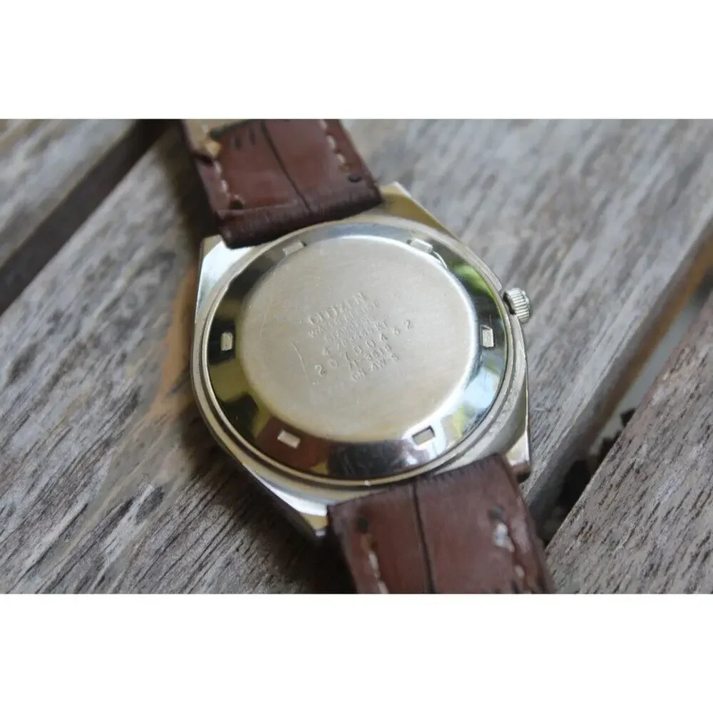 Vintage 1975  Citizen Automatic Mens Silver Watch W/daydate & Gold accents